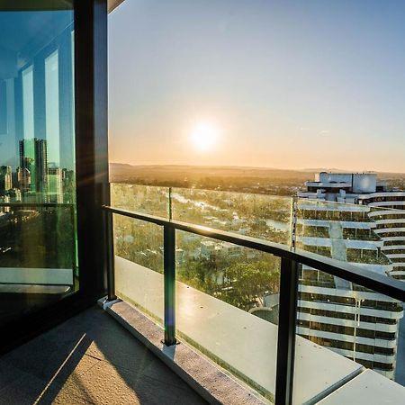 2 Bedroom Luxurious Family Apartment Next To Pacific Fair - Broadbeach Gold Coast Gc22 Bagian luar foto