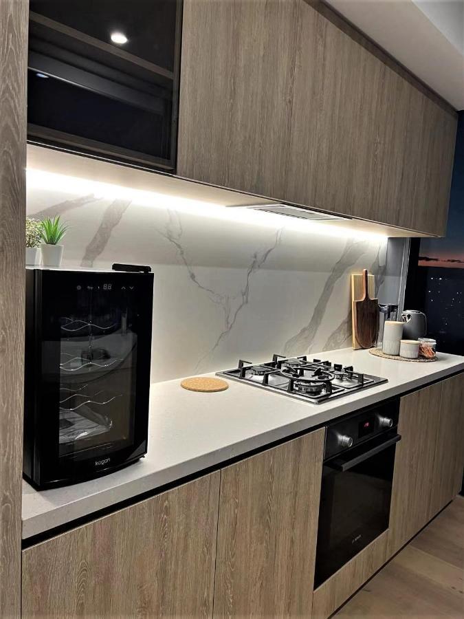 2 Bedroom Luxurious Family Apartment Next To Pacific Fair - Broadbeach Gold Coast Gc22 Bagian luar foto
