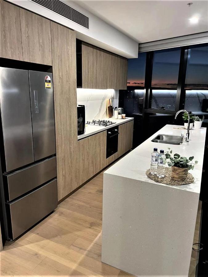 2 Bedroom Luxurious Family Apartment Next To Pacific Fair - Broadbeach Gold Coast Gc22 Bagian luar foto