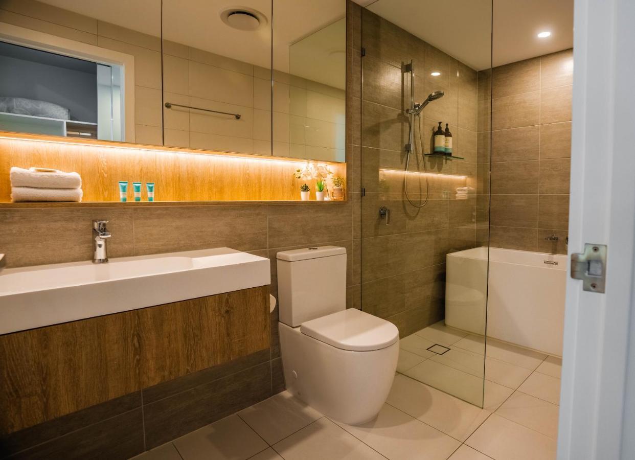 2 Bedroom Luxurious Family Apartment Next To Pacific Fair - Broadbeach Gold Coast Gc22 Bagian luar foto