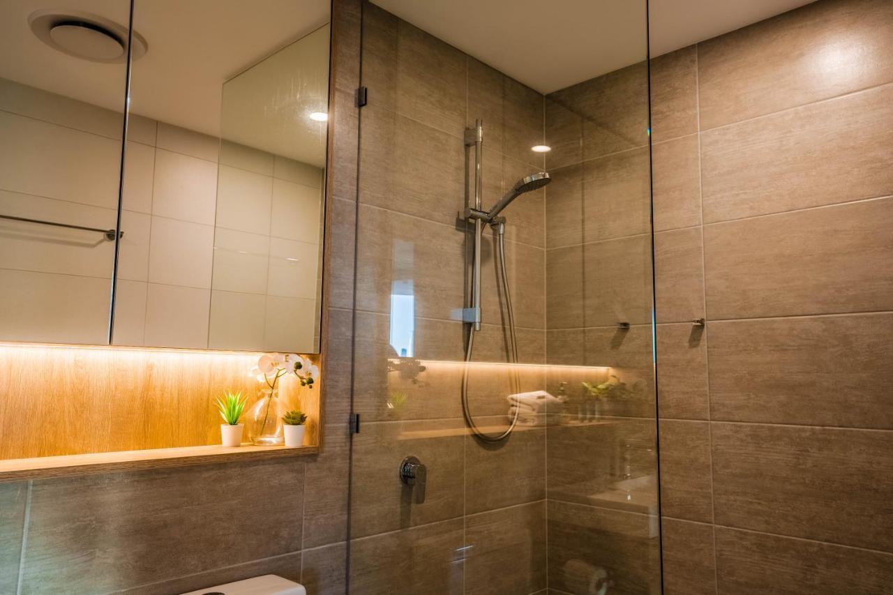 2 Bedroom Luxurious Family Apartment Next To Pacific Fair - Broadbeach Gold Coast Gc22 Bagian luar foto